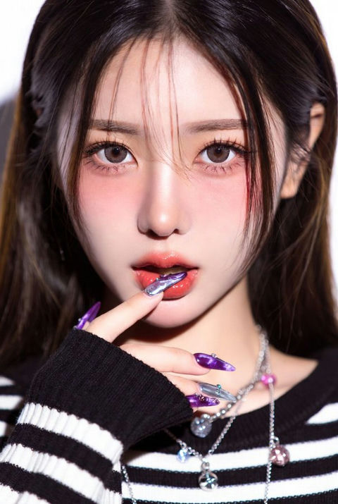 年轻女性的超近特写肖像 3
